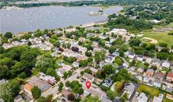 8 Lincoln Ave, Bristol, RI 02809