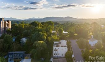 6 Dailey Dr, Asheville, NC 28801