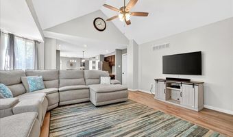 1316 Red Oak Plantation Dr, Ballwin, MO 63021