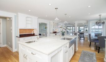 60 Island View Ave, Branford, CT 06405
