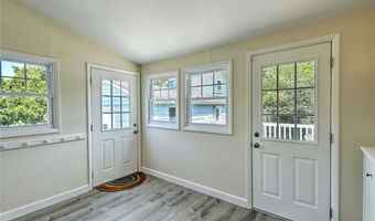 4 Harlem St, East Providence, RI 02916