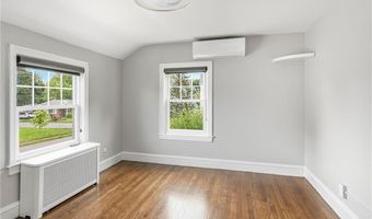 26 Tryon Ave, East Providence, RI 02916