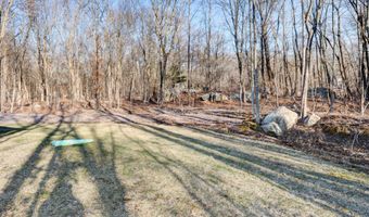 15 Hillyndale Rd, Mansfield, CT 06268