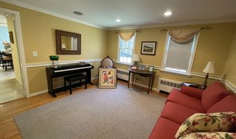 9 Michael Dr, Canton, CT 06019