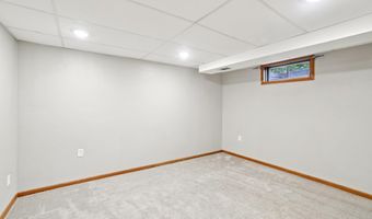 15 Eastridge Ct, Madison, WI 53716