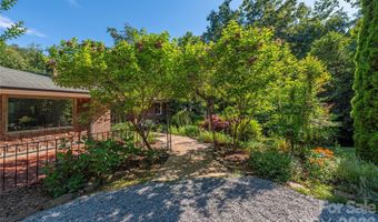 35 McKinney Rd, Asheville, NC 28805