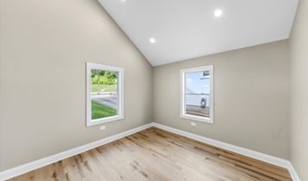 102 Center St, Algonquin, IL 60102