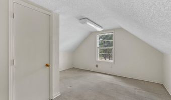 662 E 1452 Rd, Baldwin City, KS 66006