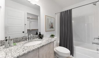 821 Reading Railroad Ln, Bentonville, AR 72713