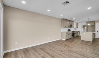 703 Comanche Trl, Altus, OK 73521