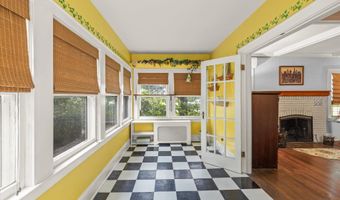 42 Robbins Ave, Amityville, NY 11701