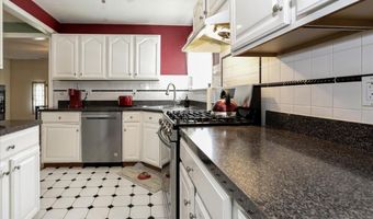 40 Dockage Rd, Bayville, NJ 08721