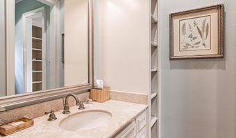 17744 Pecan Shadows Dr, Baton Rouge, LA 70810
