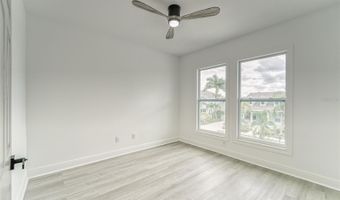 5718 SEA TURTLE Pl, Apollo Beach, FL 33572