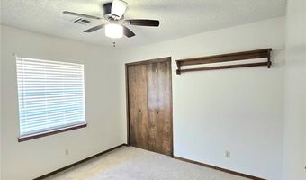 808 Cambridge Dr, Altus, OK 73521