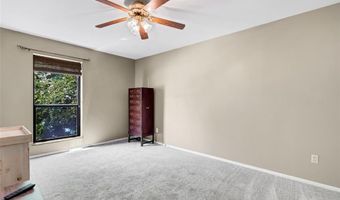 1431 Dietrich Oaks Dr, Ballwin, MO 63021