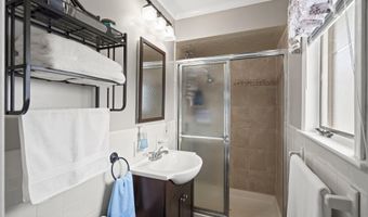 12 E Longport Ave, Bayville, NJ 08721