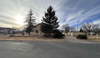 208 S White Oaks Ave, Capitan, NM 88316