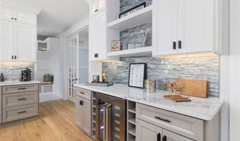 35 Beech Crest Rd, East Greenwich, RI 02818