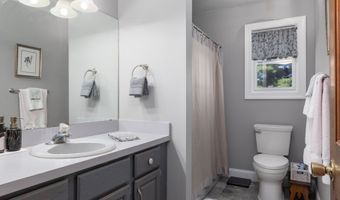 5 Pondside Pl, Cheshire, CT 06410