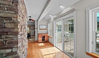 151 Old Jenckes Hill Rd, Lincoln, RI 02865