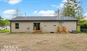 2060 Washington St, Algonac, MI 48001