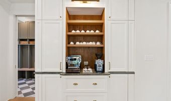 6213 DAHLONEGA Rd, Bethesda, MD 20816