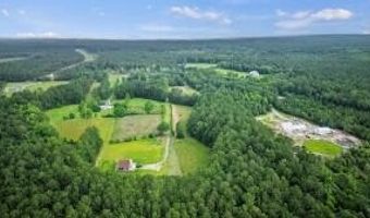 1 Marion Woods Trl, Bonneau, SC 29431