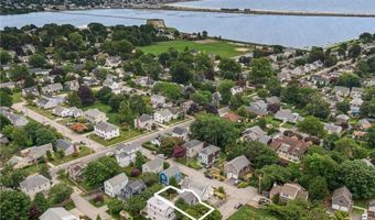 28 Wilbur Ave, Newport, RI 02840