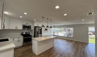 2501 Davis Ave, Carlsbad, CA 92008