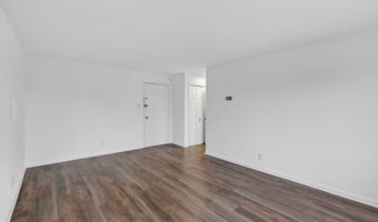4570 MACARTHUR Blvd NW 208, Washington, DC 20007