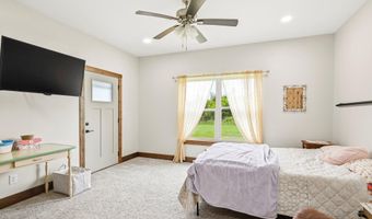 11830 Farm Road 1195, Aurora, MO 65605