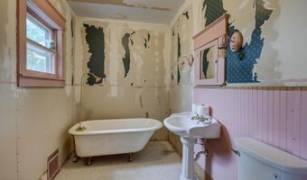 1643 Washington Ave, Baxter Springs, KS 66713