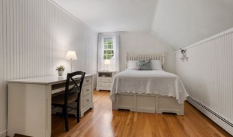 28 Lincoln Dr, Acton, MA 01720