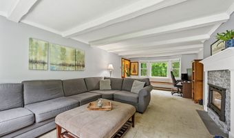 876 S Brooksvale Rd, Cheshire, CT 06410