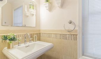 7628 WESTLAKE Ter 74, Bethesda, MD 20817