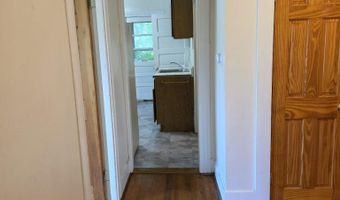 16 School St, Brattleboro, VT 05301