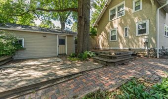 2912 Wood St, Ames, IA 50014