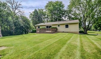 5514 Meadowood Dr, Fitchburg, WI 53711