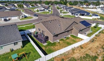 1027 Pinewood Ave, Chubbuck, ID 83202