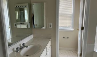 9425 SPRUCE TREE Cir, Bethesda, MD 20814