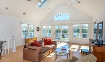 34 Skyline Dr, Brookfield, CT 06804
