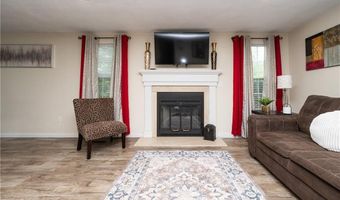 18 Pond Ct B, North Providence, RI 02904