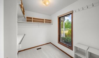 4055 Pontiac Trl, Ann Arbor, MI 48105