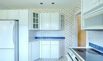 10 Roosevelt Ave, Lincoln, RI 02865