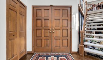 523 Lathrop Ave, Algonac, MI 48001