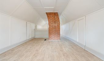 1334 Monroe St, Alton, IL 62002