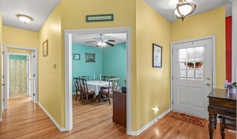 4041 Whitehall Ln, Algonquin, IL 60102