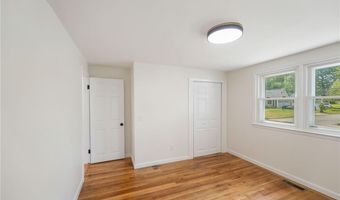 28 Wesleyan Ave, Warwick, RI 02886