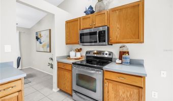 303 LAKEWAY Ln, Apollo Beach, FL 33572